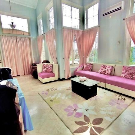 Vila Princess,Sentul 4Bedroom Dan Tenda Camping,Private Pool, Tenis Meja, Mini Billiard, Karaoke, Ayunan,Bbq, 08Satu3 80Satu6 4Satu5Satu Bogor Exterior photo