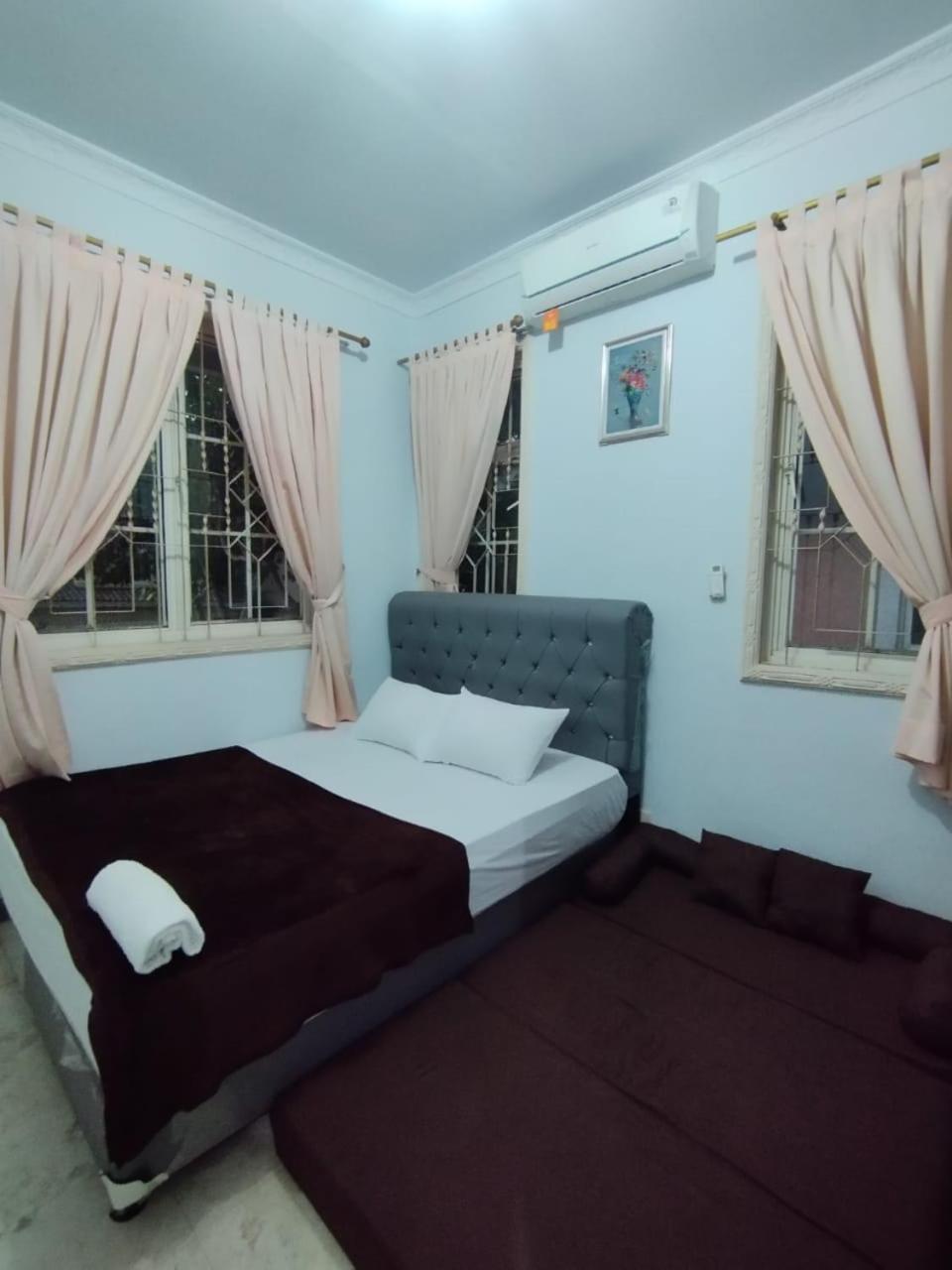 Vila Princess,Sentul 4Bedroom Dan Tenda Camping,Private Pool, Tenis Meja, Mini Billiard, Karaoke, Ayunan,Bbq, 08Satu3 80Satu6 4Satu5Satu Bogor Exterior photo