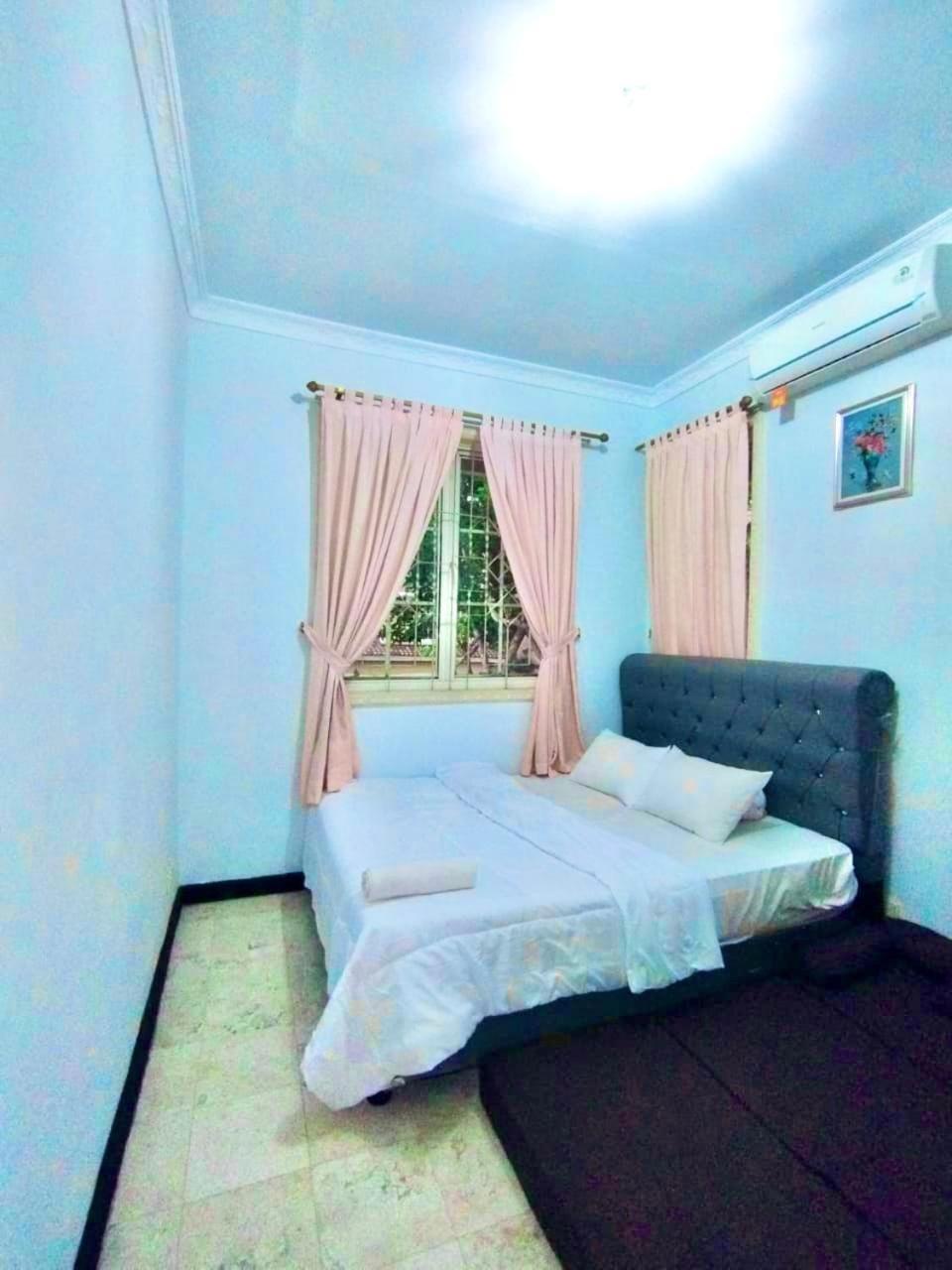 Vila Princess,Sentul 4Bedroom Dan Tenda Camping,Private Pool, Tenis Meja, Mini Billiard, Karaoke, Ayunan,Bbq, 08Satu3 80Satu6 4Satu5Satu Bogor Exterior photo