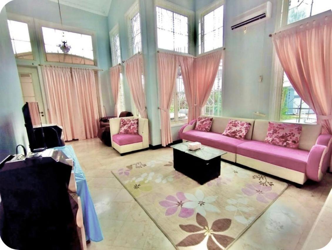 Vila Princess,Sentul 4Bedroom Dan Tenda Camping,Private Pool, Tenis Meja, Mini Billiard, Karaoke, Ayunan,Bbq, 08Satu3 80Satu6 4Satu5Satu Bogor Exterior photo